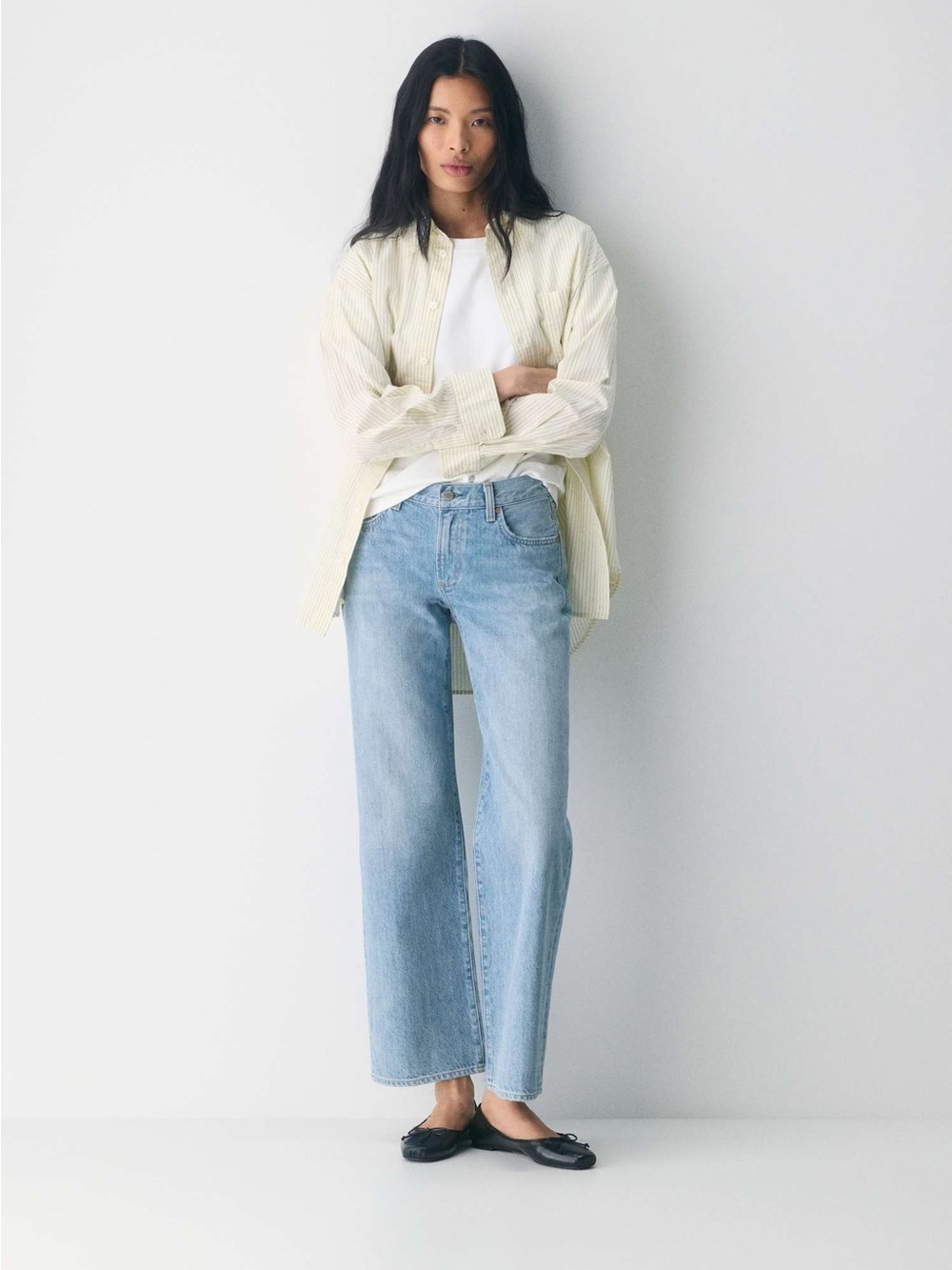 Aritzia denim forum Farrah Lo-rise wide leg light wash jeans